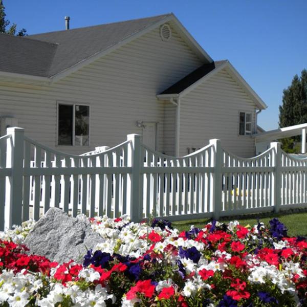 What Are the Benefits of DIY Fence Shopping and Installation?